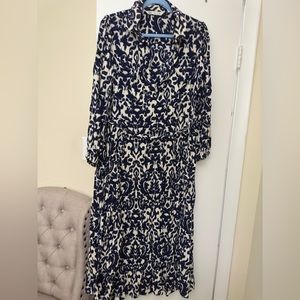Jacquard navy and cream dress.